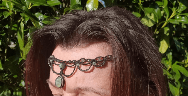 Collier ras du cou ou diadème en micromacramé 