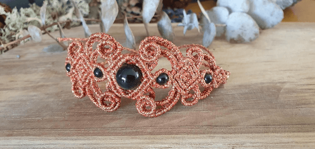 Bracelet micro macramé cuivré brillant 