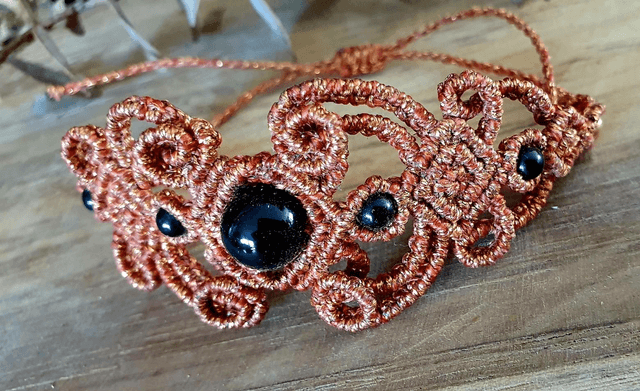 Bracelet micro macramé cuivré brillant 